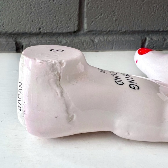 VINTAGE Quirky Feet & Toes Kicking Around in Iowa Salt & Pepper Shaker Set Pair - Picture 8 of 8